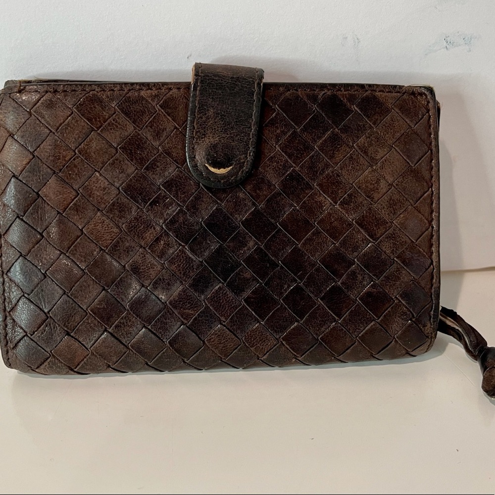 BOTTEGA VENETA brown intrecciato leather bifold wallet. Fair condition.